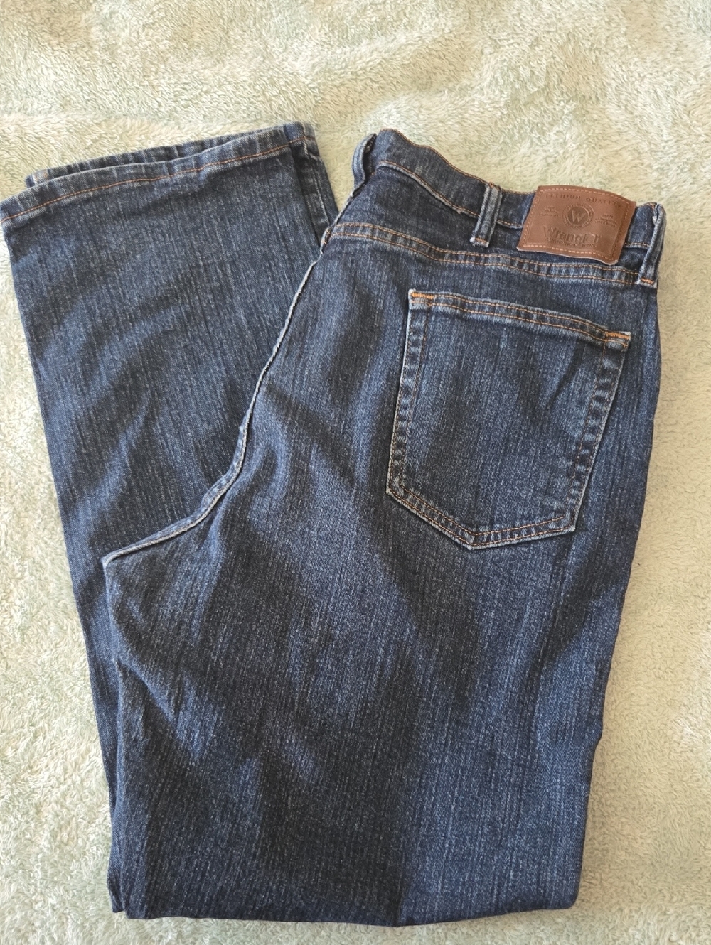 Wrangler Men's Relaxed Dark Blue Jeans